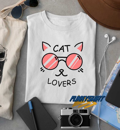 Cat Lovers Graphic t shirt